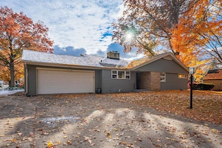 2915 Rural St, Rockford, IL 61107