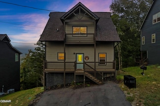 2125 Eagle Feather Dr, Sevierville, TN 37876