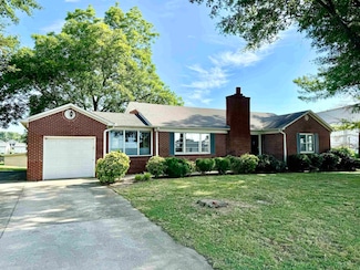 511 W Eason Ave, Muscle Shoals, AL 35661