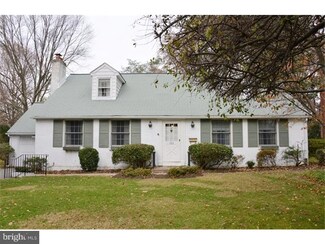 121 Dickinson Ln, Wilmington, DE 19807