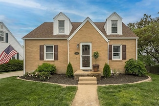1130 Pike St, Saint Charles, MO 63301