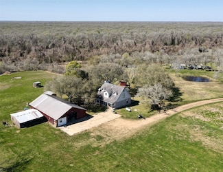 1783 River Valley Dr, Wharton, TX 77488