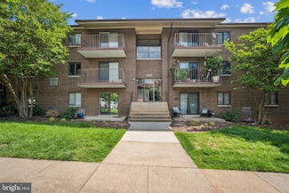 6220 Edsall Rd Unit 302, Alexandria, VA 22312
