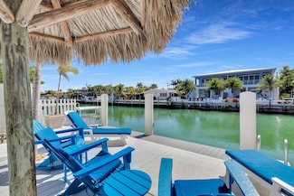471 10th St, Key Colony Beach, FL 33051