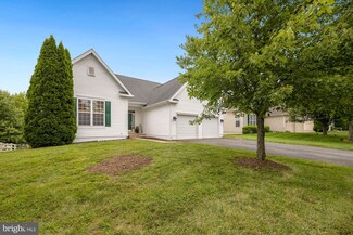 17140 Magic Mountain Dr, Round Hill, VA 20141