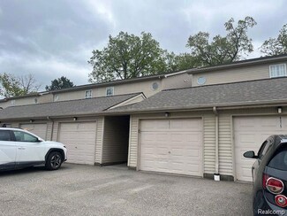 4971 Oak Hill Dr Unit 49, Waterford, MI 48329