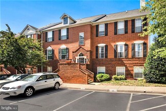 662 Gateway Dr SE Unit 217, Leesburg, VA 20175