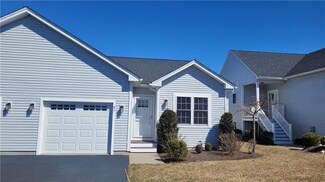 41 Crest View Rd, West Greenwich, RI 02817
