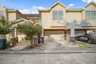 3304 Township Grove Ln, Houston, TX 77082