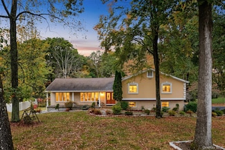 77 Dogwood Rd, Hopewell Junction, NY 12533