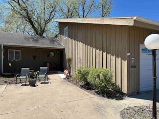 205 Ohio St Unit 7, Decorah, IA 52101