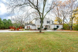 101 E Clovernook Ln, Milwaukee, WI 53217