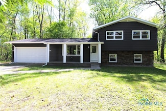 630 N Schwamberger Rd, Holland, OH 43528