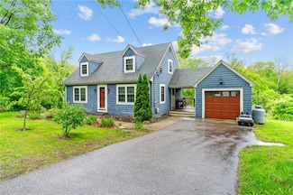 223 Chopmist Hill Rd, Chepachet, RI 02814