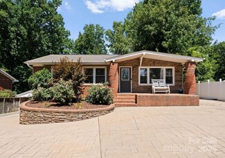 4337 Tipperary Place, Charlotte, NC 28215