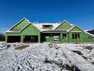 17519 N Valley Dr, Urbandale, IA 50323