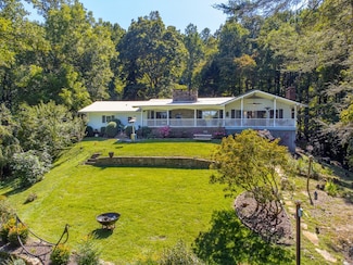 603 Hemlock Hills Dr, Franklin, NC 28734