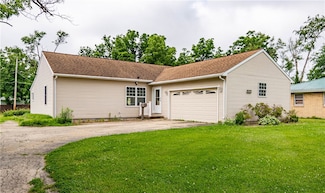 2008 Arthur Ave, Charleston, IL 61920