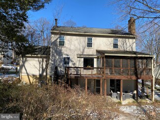 9113 Cascus Dr, Annandale, VA 22003