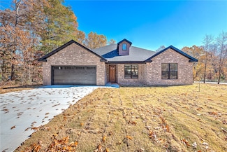 2 Bayloch Ln, Bella Vista, AR 72715