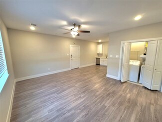 1720 Crestdale Dr Unit 1110, Houston, TX 77080