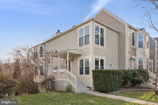 7307 Castleberg Ct, Alexandria, VA 22315