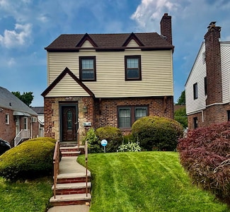 163-49 16th Ave, Whitestone, NY 11357