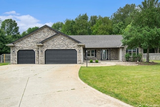 22459 Stonebridge Dr, Elkhart, IN 46514