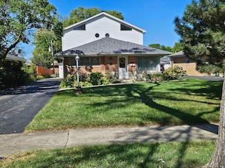 928 S Hillcrest Ave, Elmhurst, IL 60126