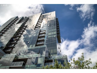841 S Gaines St Unit 802, Portland, OR 97239
