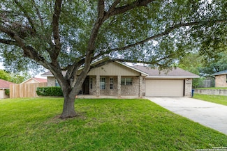 319 Crownhill, Pleasanton, TX 78064
