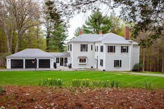 62 Pond Rd, Wellesley, MA 02482