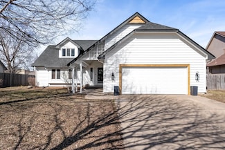 7334 E Oxford St, Wichita, KS 67226