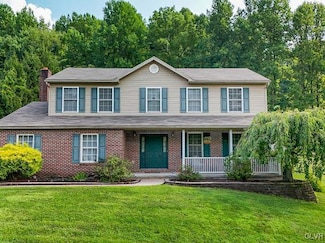 2484 Alpine Dr, Hellertown, PA 18055