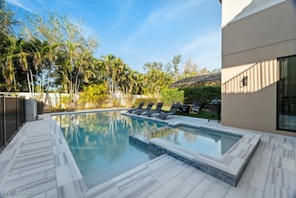 13884 Luna Dr, Naples, FL 34109