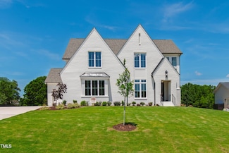 808 Shiloh Hills Dr, Fuquay-Varina, NC 27526