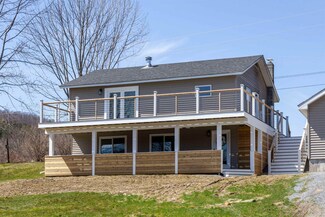 1586 Hinesburg Rd, Richmond, VT 05477