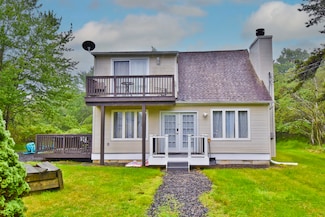 594 Sullivan Trail, Long Pond, PA 18334