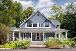 14 Pinewood Ln, Red Hook, NY 12571