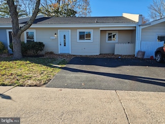 6018 Regents Park Rd, Centreville, VA 20120