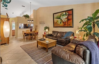 6665 Huntington Lakes Cir Unit 202, Naples, FL 34119