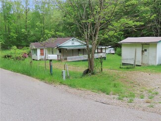 2411 Leatherwood Rd, Clendenin, WV 25045