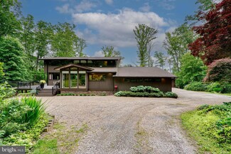 2015 Falls Rd, Parkton, MD 21120