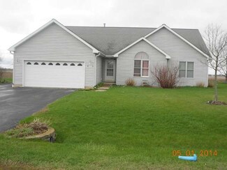 10115 Sharon Ln, Hebron, IL 60034