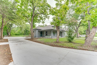 200 Olive St, Lone Oak, TX 75453