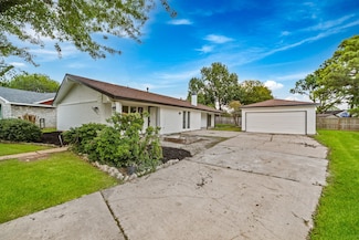 12315 Scarcella Ln, Stafford, TX 77477