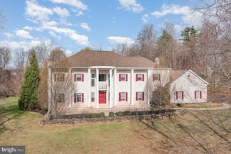 17 Montego Ct, Dillsburg, PA 17019