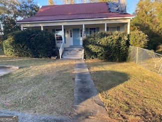 562 Maurice Dr, Swainsboro, GA 30401