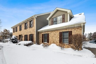 1N070 Prairie Path Ln, Winfield, IL 60190