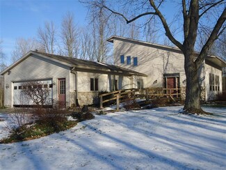 8123 Taylor St, Zeeland, MI 49464